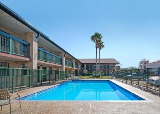 Budgetel Inn Houston/Nasa Webster Exterior photo